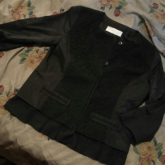 T Tahari Jackets & Blazers - Gorgeous jacket by T Tahari